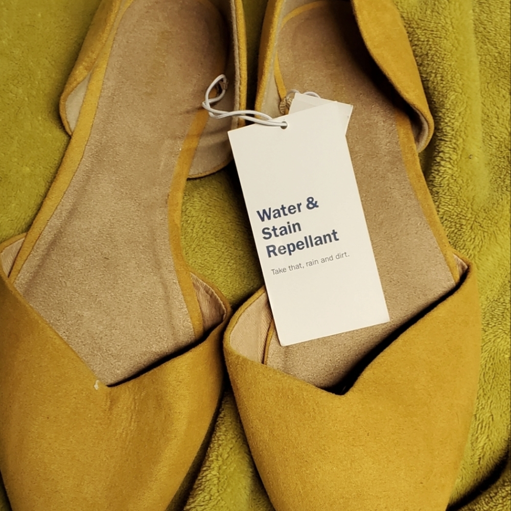 Womens flats. Stain resistant. Size 9